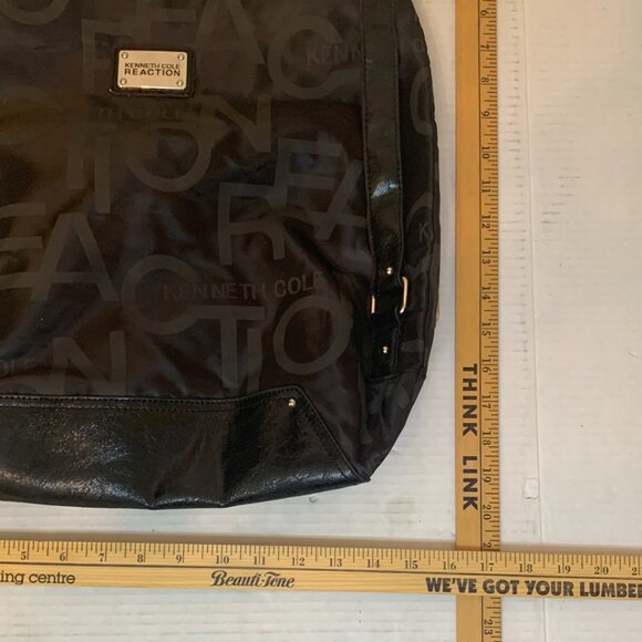 Kenneth Cole Reaction Black Tot Purse Bag Crossbody Removable Strap NWT - Picture 9 of 9